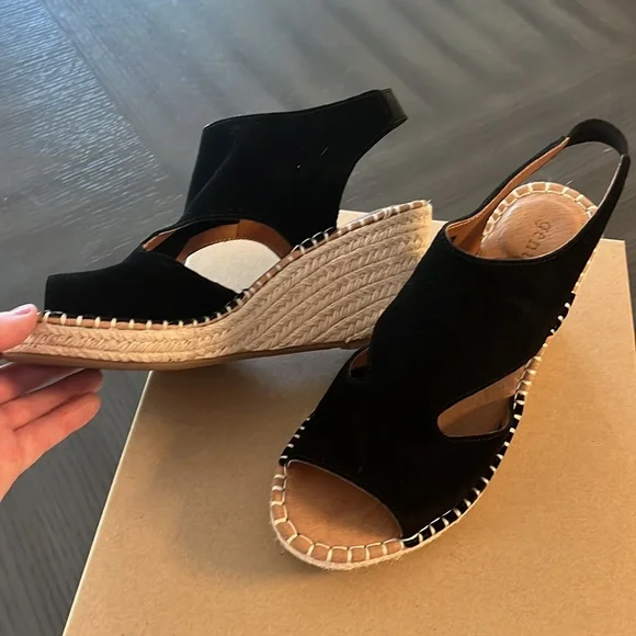 Kenneth Cole Espadrille sandal! - Picture 5 of 7